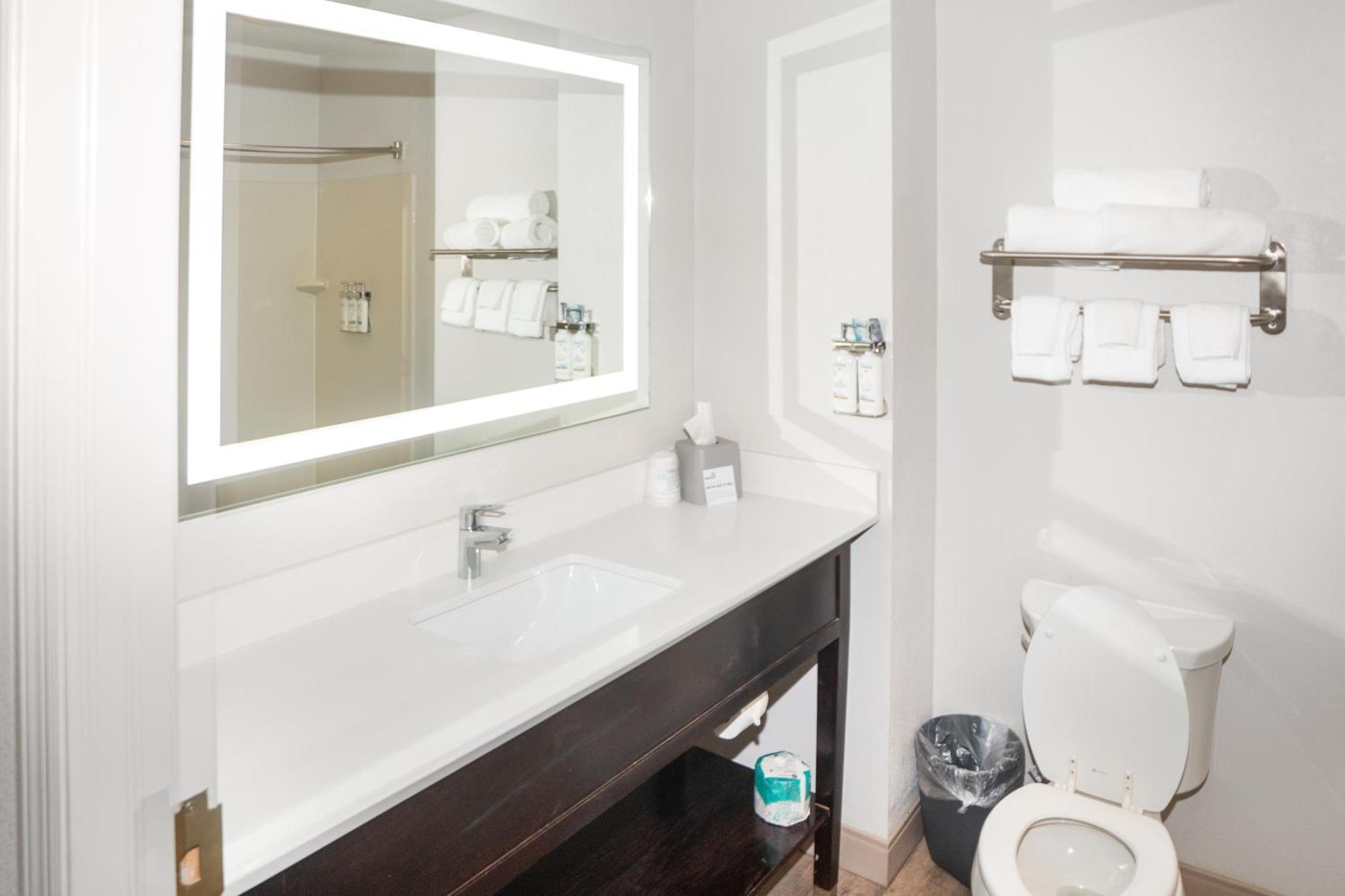 Holiday Inn Express And Suites Stroudsburg-Poconos By Ihg Bagian luar foto