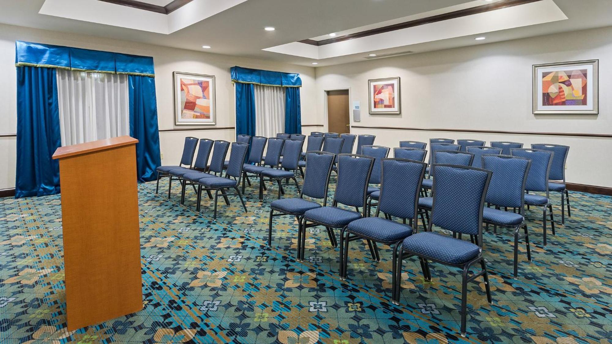 Holiday Inn Express And Suites Stroudsburg-Poconos By Ihg Bagian luar foto